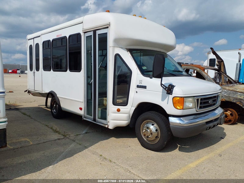 2006 Ford E-350 Cutaway   White vin: 1FDWE35L86DA36032