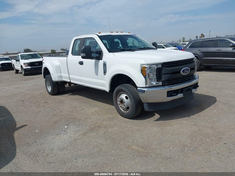 2018 Ford F-350 Xl White vin: 1FT8X3D68JEC84142