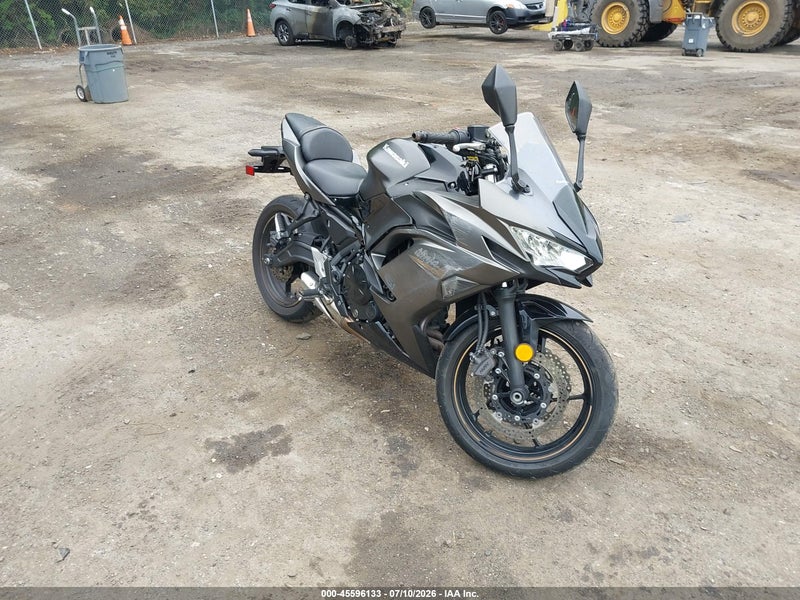 2023 Kawasaki Ex650 R Gray vin: ML5EXER15PDA87453