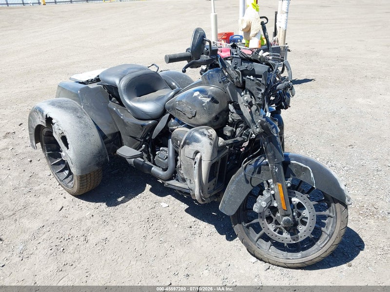 2025 Harley-davidson Flhtcutg   Black vin: 1HD1MAF17SB855248