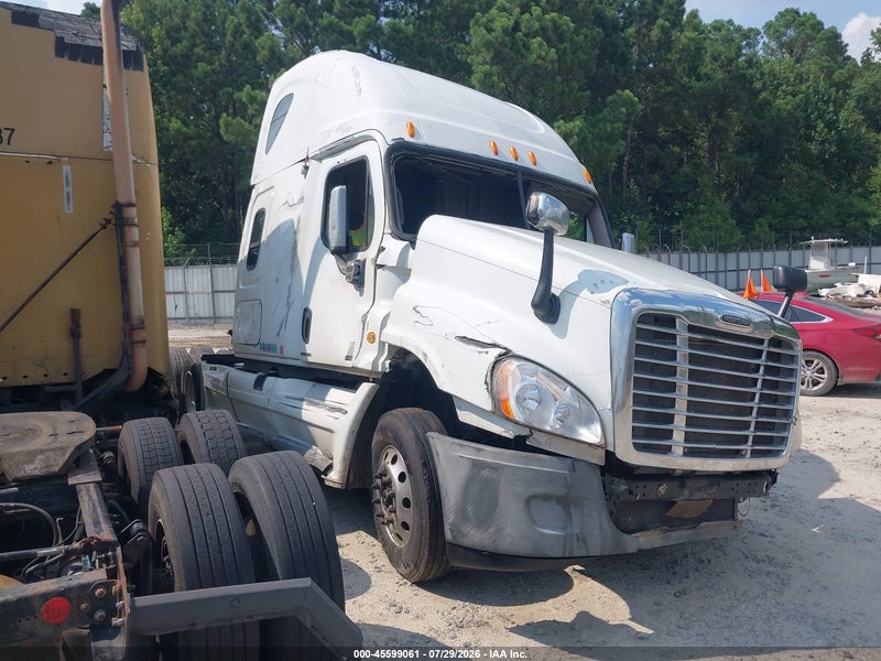 2012 Freightliner Cascadia 125   White vin: 1FUJGLDRXCSBK1813