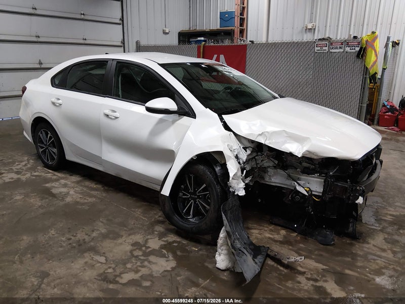 2023 Kia Forte Lxs vin: 3KPF24AD8PE687257