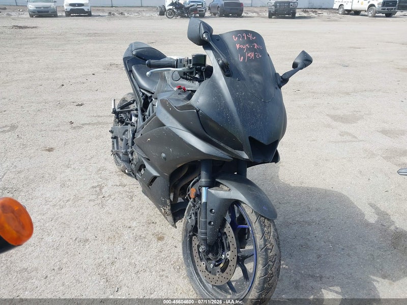 2024 Yamaha Yzfr3 A Black vin: MH3RH18YXRK017049