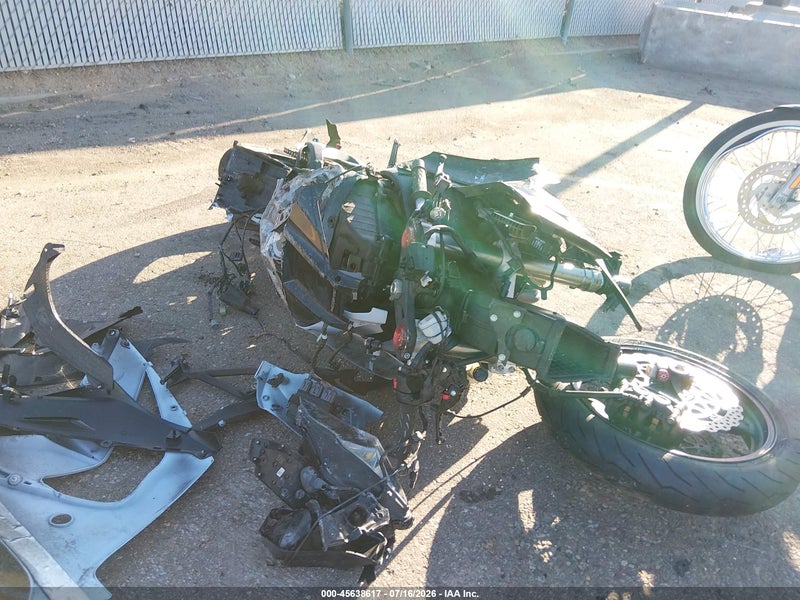 2013 Kawasaki Zx1000 J White vin: JKAZXCJ14DA018166
