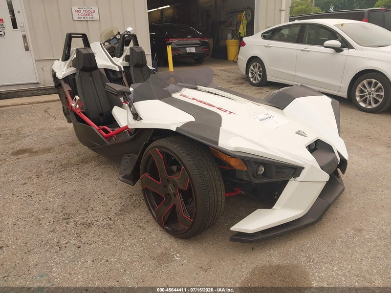 2016 Polaris Slingshot   White vin: 57XAAPFA0G7113207