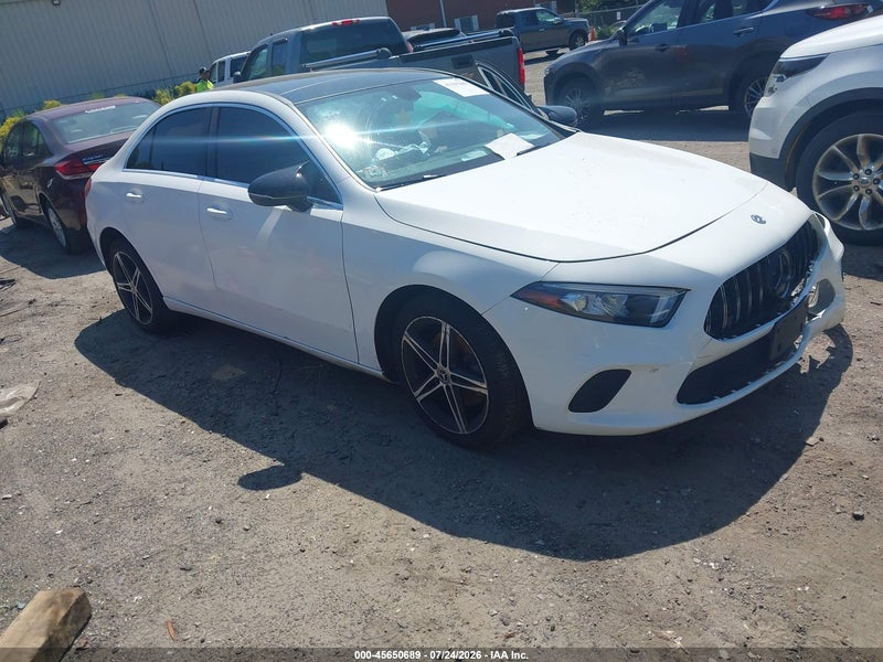 2019 Mercedes-benz A 220 4matic White vin: WDD3G4FB9KW012775