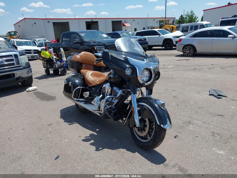 2016 Indian Motorcycle Co. Roadmaster   Black vin: 56KTRAAA6G3332222