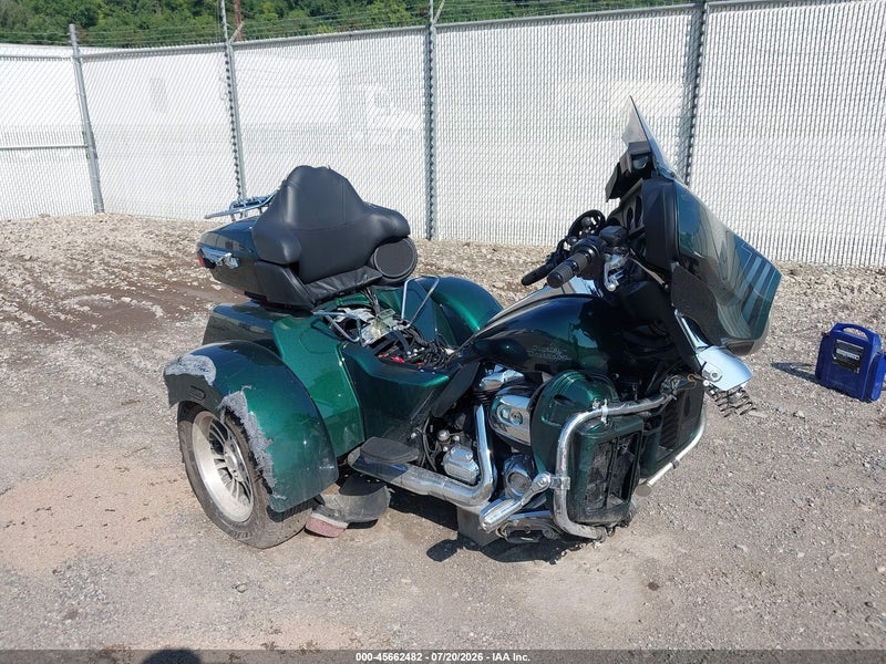 2021 Harley-davidson Flhtcutg   Зеленый vin: 1HD1MAF12MB858920