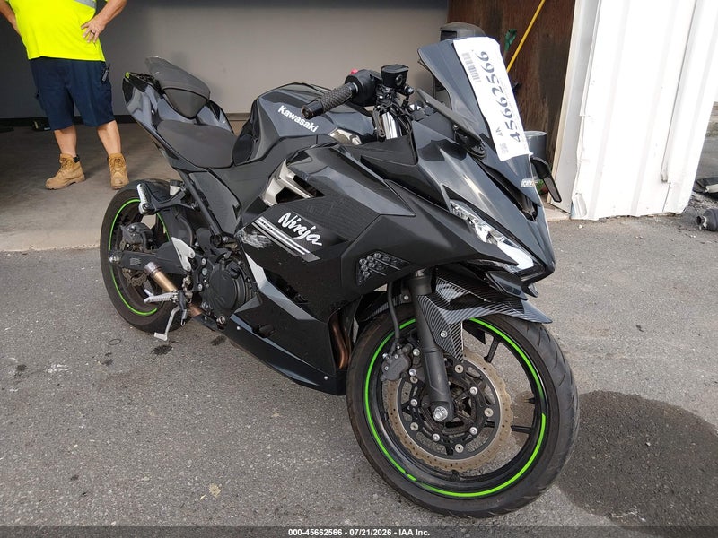 2022 Kawasaki Ex400   Black vin: JKAEXKH1XNDAH4156