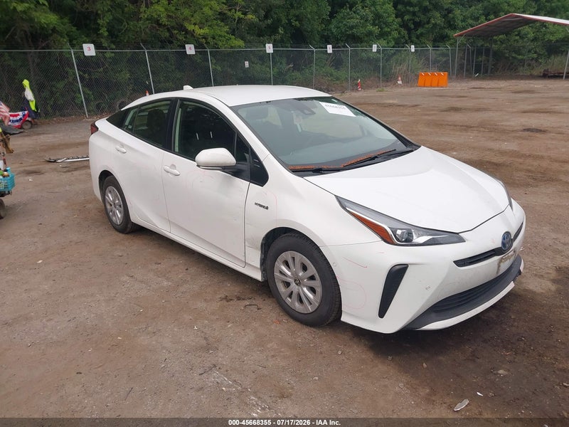 2021 Toyota Prius Le White vin: JTDKAMFU5M3145224