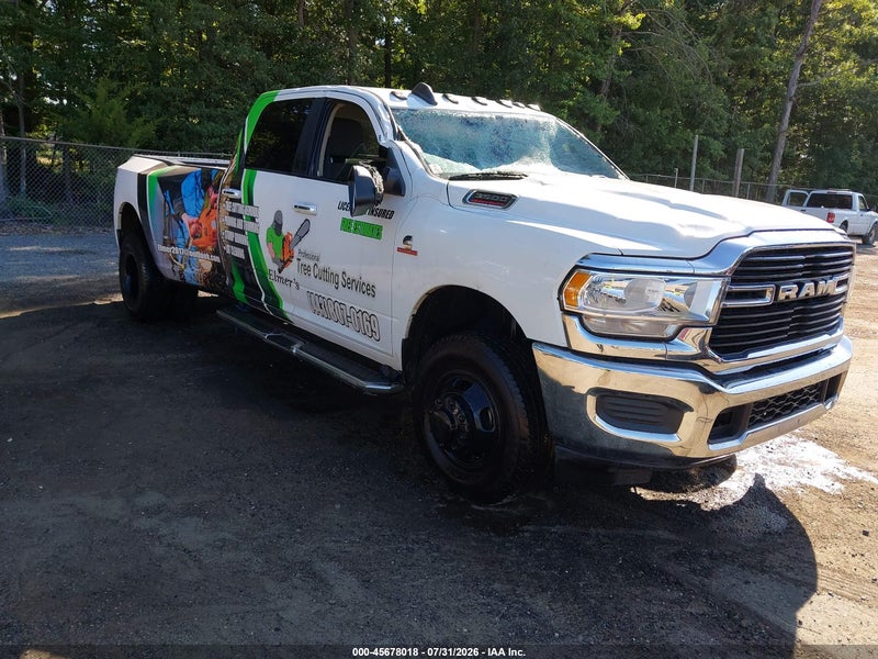 2019 Ram 3500   White vin: 3C63RRHL5KG687620