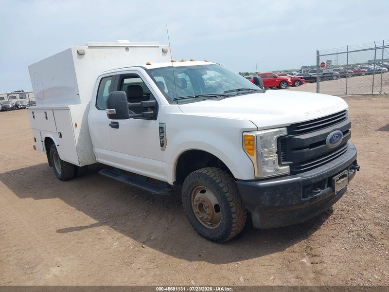 2017 Ford F-350 Chassis Xl White vin: 1FD8X3H68HED60538