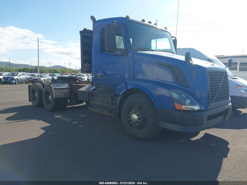 2012 Volvo Vn Vnl Blue vin: 4V4NC9TH7CN548138