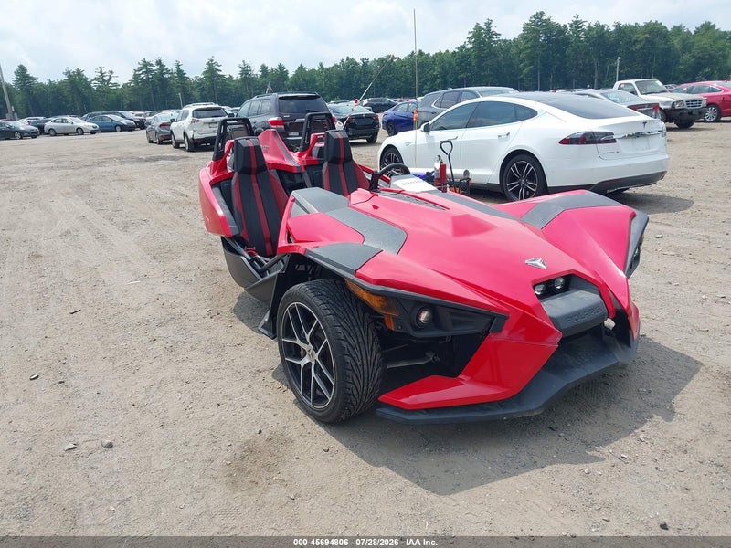 2016 Polaris Slingshot   Red vin: 57XAAPFA0G7112722