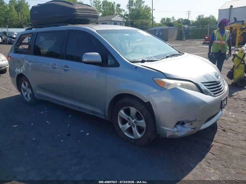 2013 Toyota Sienna Le V6 8 Passenger Gray vin: 5TDKK3DC3DS403109