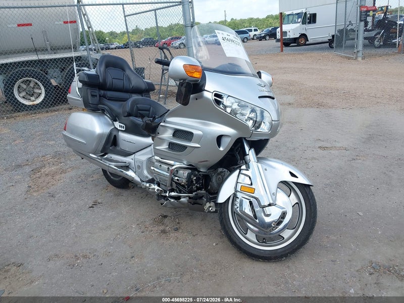 2005 Honda Gl1800   Silver vin: 1HFSC47035A404298
