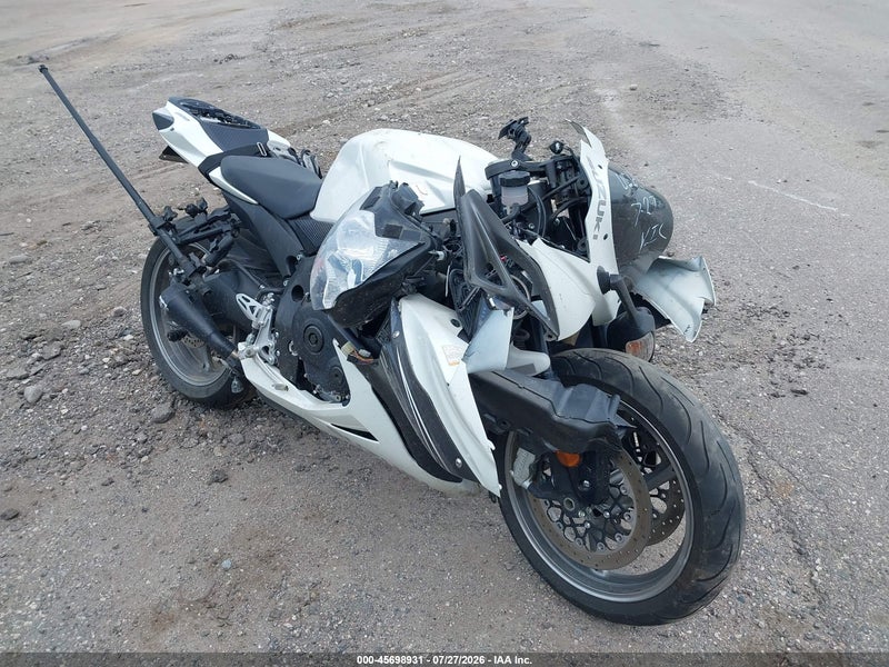 2011 Suzuki Gsx-r600   Белый vin: JS1GN7FA8B2102950