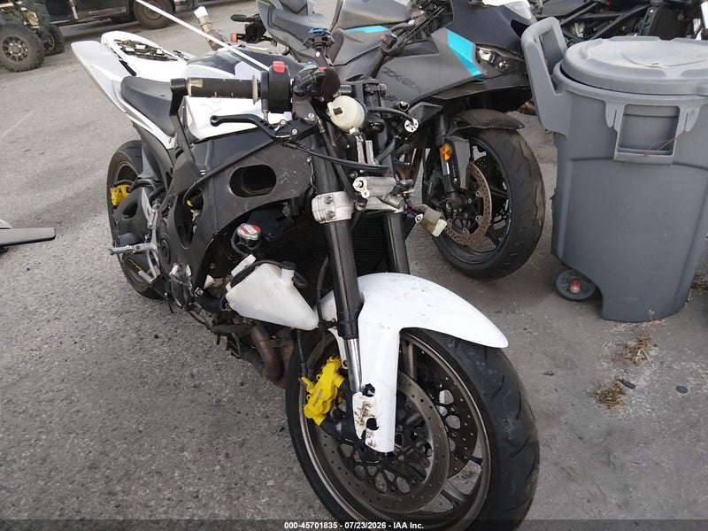 2009 Suzuki Gsx-r750   Silver vin: JS1GR7LAX92100846