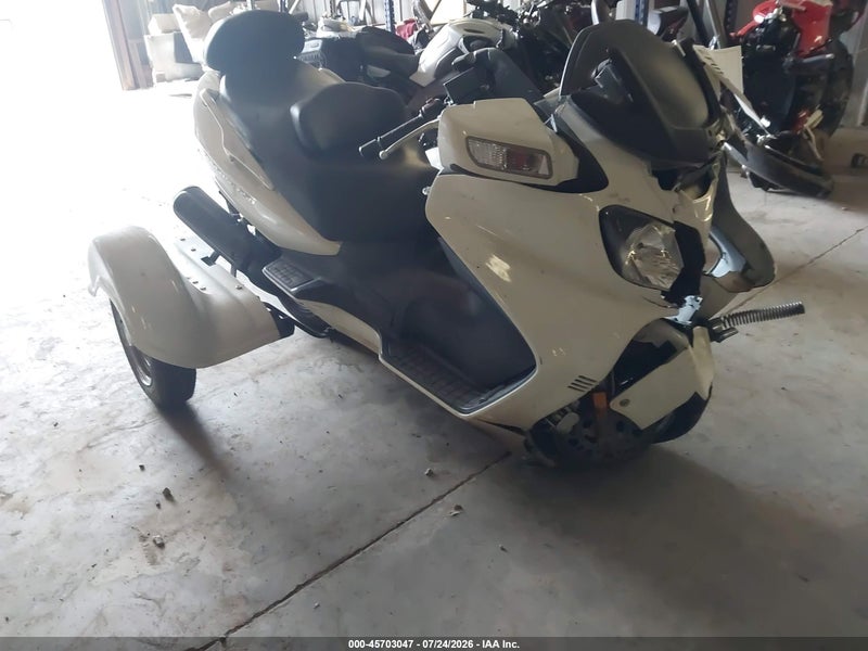 2006 Suzuki An650 K3 White vin: JS1CP51AX62100370