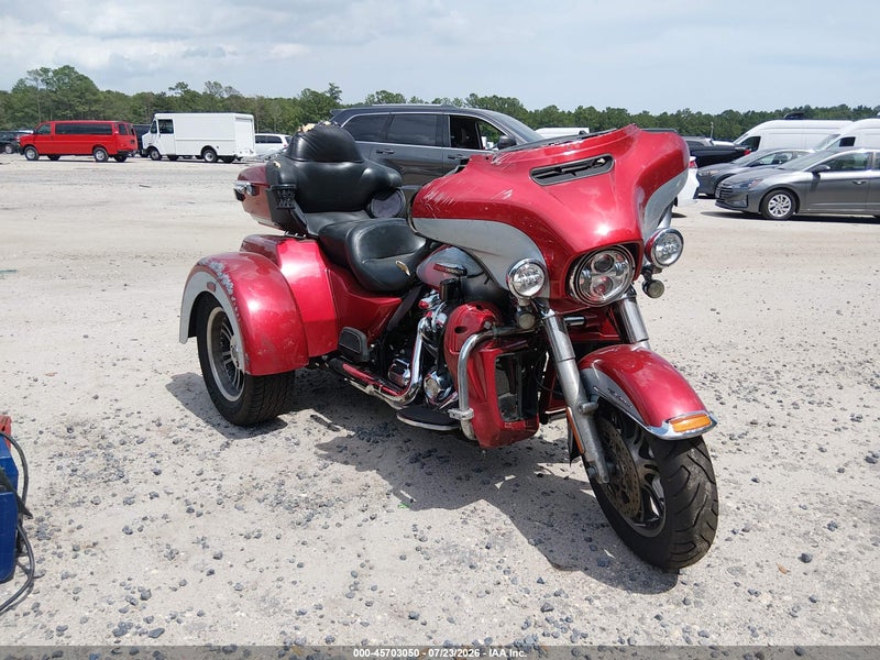 2019 Harley-davidson Flhtcutg   Red vin: 1HD1MAF16KB856360