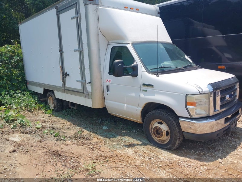 2013 Ford E-350 Cutaway   White vin: 1FDWE3FL3DDA78975