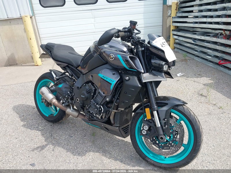 2024 Yamaha Mtn1000   Gray vin: JYARN79E7RA001861