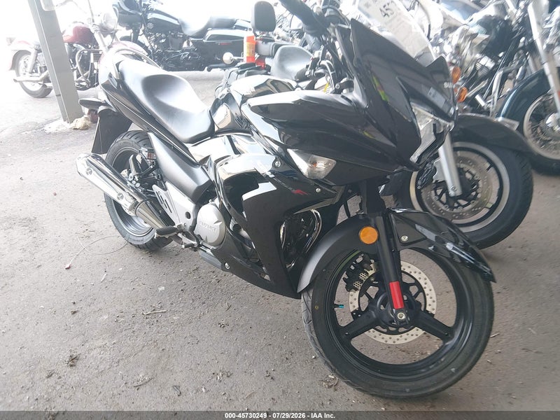 2015 Suzuki Gw250   Black vin: LC6GJ55F9F1100781