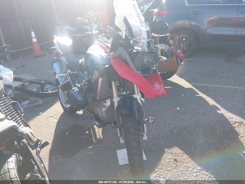 2016 Bmw R1200 Gs Red vin: WB10A1109GZ670747