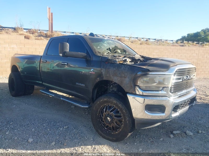 2019 Ram 3500 Big Horn  4x4 8' Box Серый vin: 3C63RRHLXKG621922