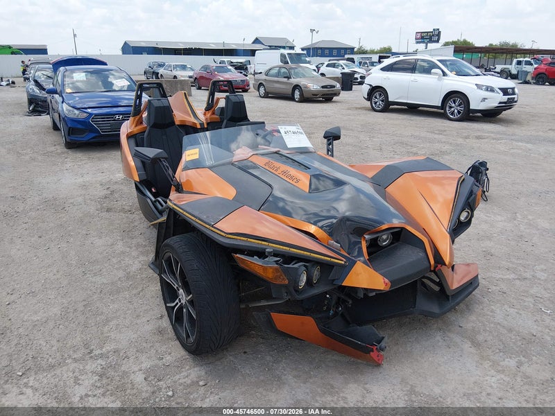 2015 Polaris Slingshot   Orange vin: 57XAAPFA0F5100600