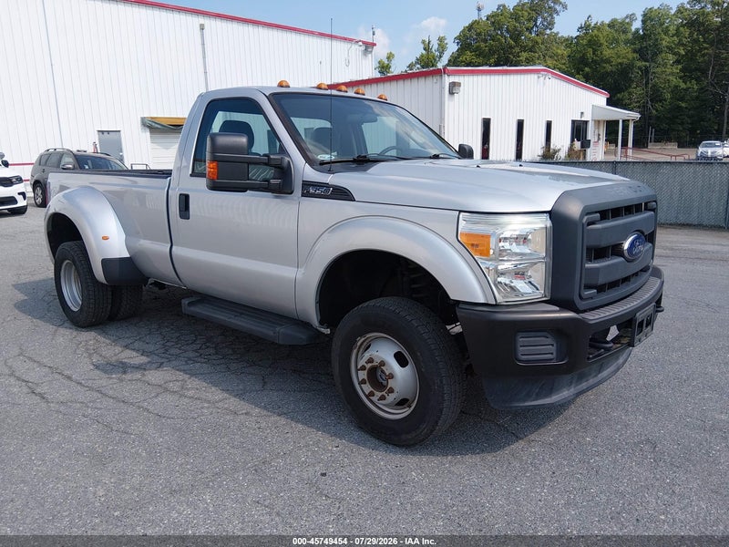 2015 Ford F-350 Xl Серебряный vin: 1FTRF3D6XFEB08000