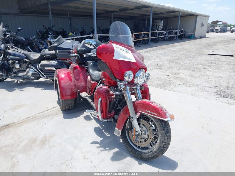 2013 Harley-davidson Flhtcutg Tri Glide Ultra Classic Red vin: 1HD1MAM11DB853520