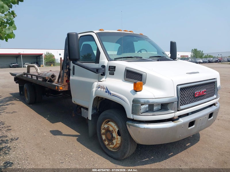 2005 Gmc C5500   White vin: 1GDE5C12X5F515967