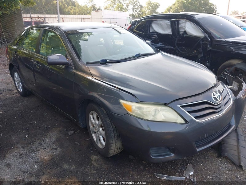 2011 Toyota Camry Le Gray vin: 4T1BF3EK3BU168676