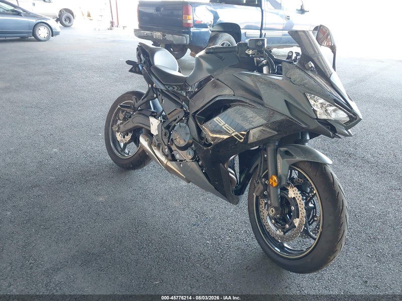 2024 Kawasaki Ex650 P Gray vin: ML5EXEP10RDAC9686