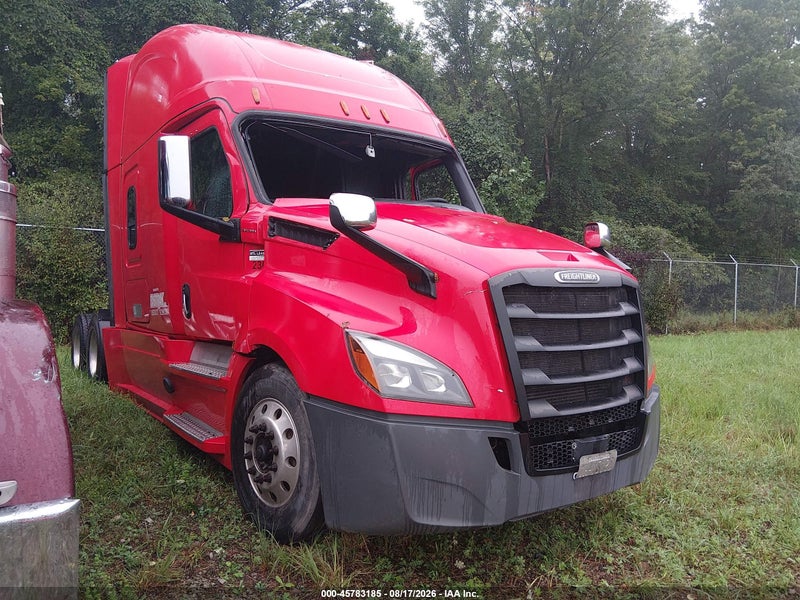 2018 Freightliner New Cascadia 126   Red vin: 3AKJHHDR0JSJS7087