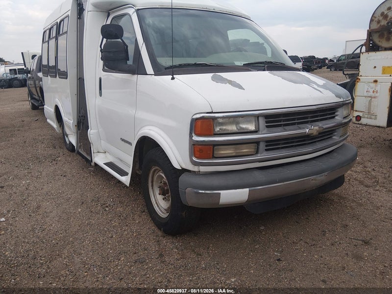 2001 Chevrolet Express Rv Cutaway   White vin: 1GBHG31R211125434