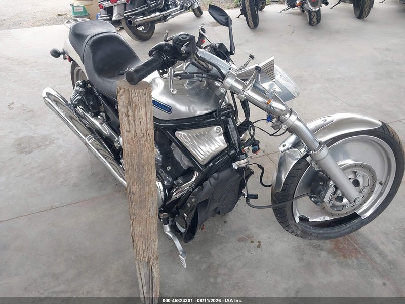 2004 Harley-davidson Vrscb   Silver vin: 1HD1HBZ334K811239