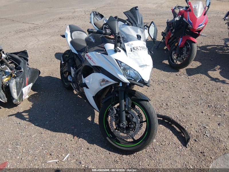 2019 Kawasaki Ex650 F White vin: JKAEXEK13KDA33443