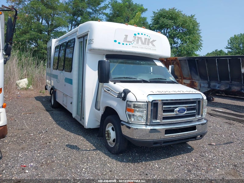 2016 Ford E-450 Cutaway   White vin: 1FDFE4FS2GDC56764