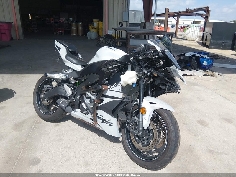 2025 Kawasaki Zx400 S Silver vin: ML5ZXCS18SDA42368