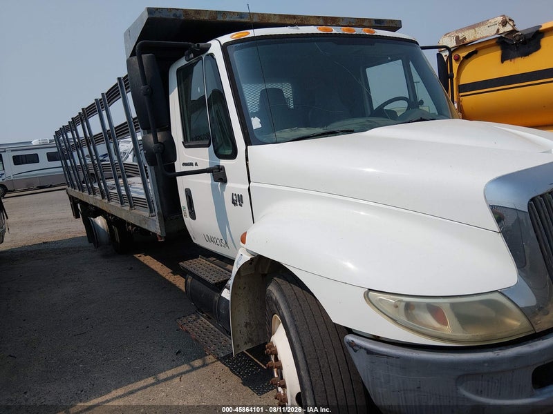 2002 International 4000 4300 White vin: 1HTMMAAL62H412354