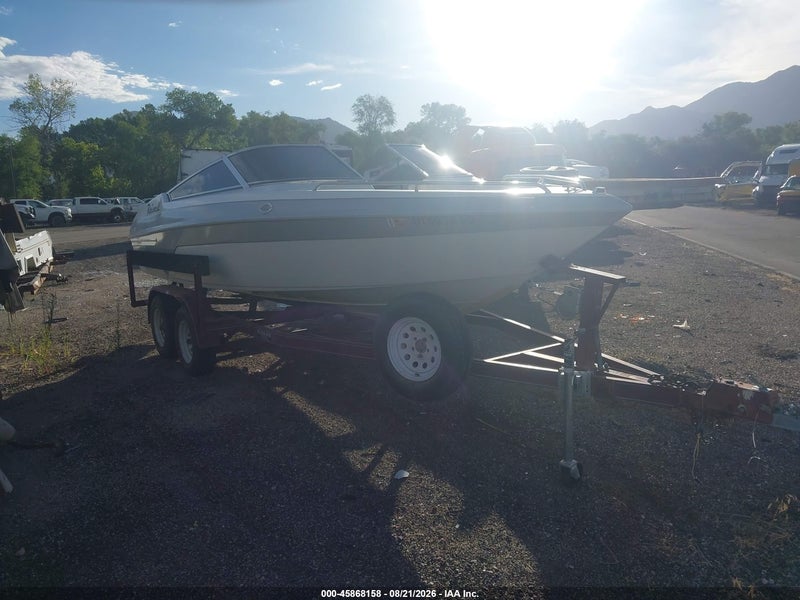 1995 Reinell Open Bow   White vin: 1FWE01924SA018000