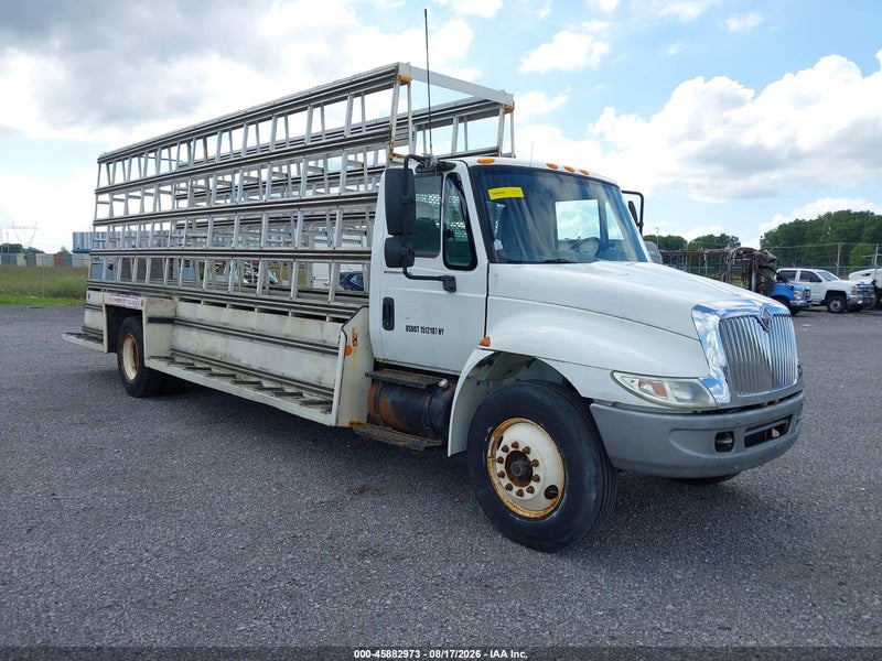 2004 International 4000 4300 White vin: 1HTMMAAN64H680017