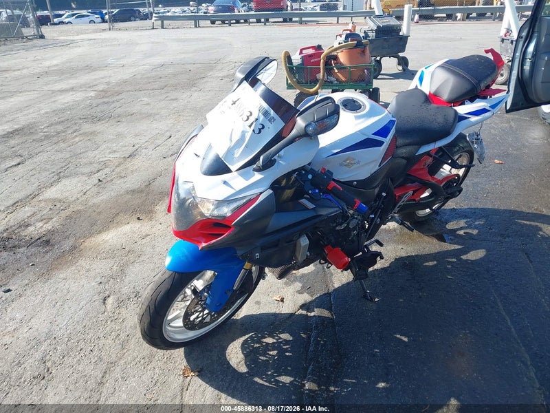 2013 Suzuki Gsx-r1000   White vin: JS1GT78A3D2100805