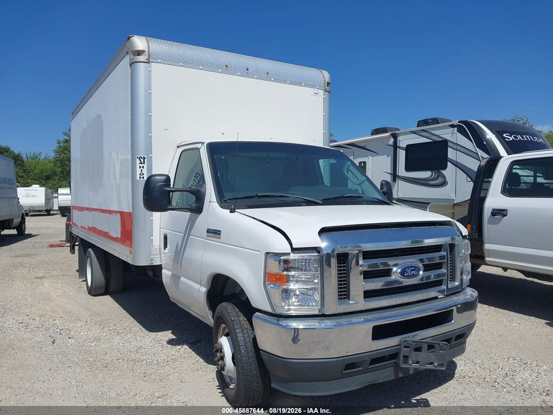 2022 Ford E-450 Cutaway   Белый vin: 1FDXE4FN1NDC25145