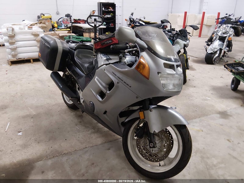 1990 Honda Cbr1000 F Silver vin: JH2SC2403LM000553