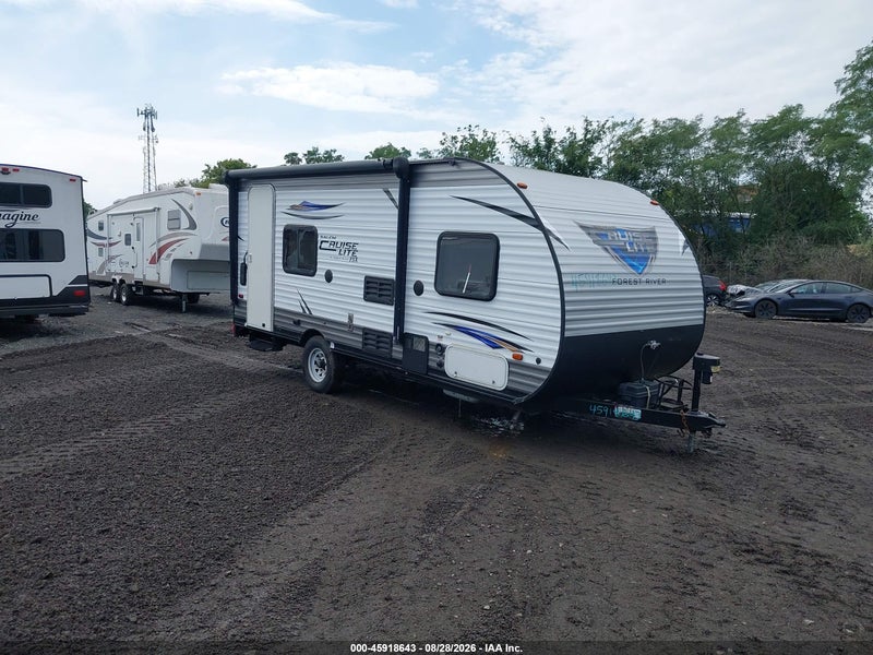 2018 Forest River Other   Белый vin: 4X4TSTT15JY001140