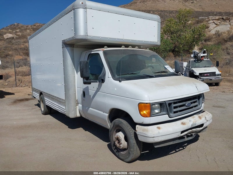 2006 Ford E-450 Cutaway   Белый vin: 1FDXE45S16HB40064