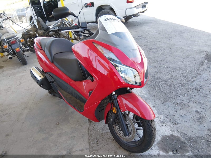 2014 Honda Nss300 A Red vin: MLHNF0414E5000131